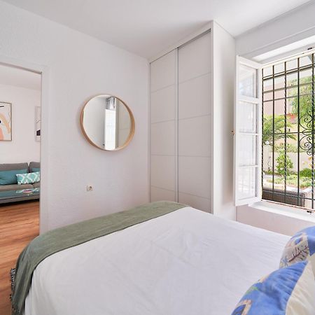 Villa Rosita Suites En Playa De La Malagueta Con Terraza Málaga Kültér fotó